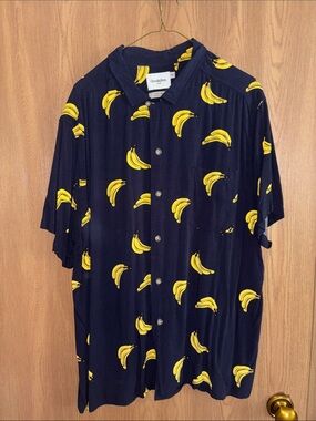 Goodfellow & Co Navy Short-Sleeve Button-Up Shirt with Yellow Banana Print